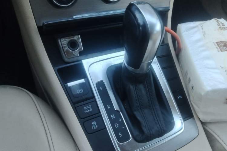 Used Volkswagen Magotan 2015 1.8TSI Advanced Model Gear Lever