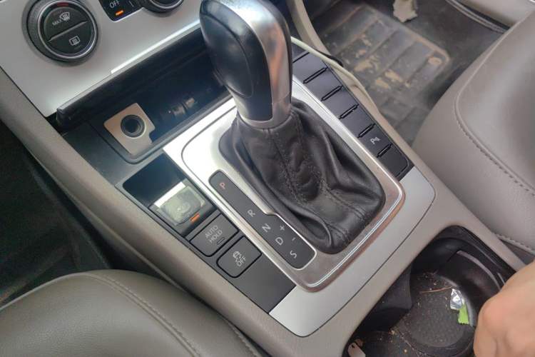 Used Volkswagen Magotan 2015 1.8TSI Luxury Model Gear Lever