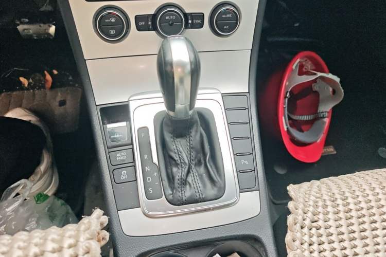 Used Volkswagen Magotan 2015 1.8TSI Advanced Model Gear Lever