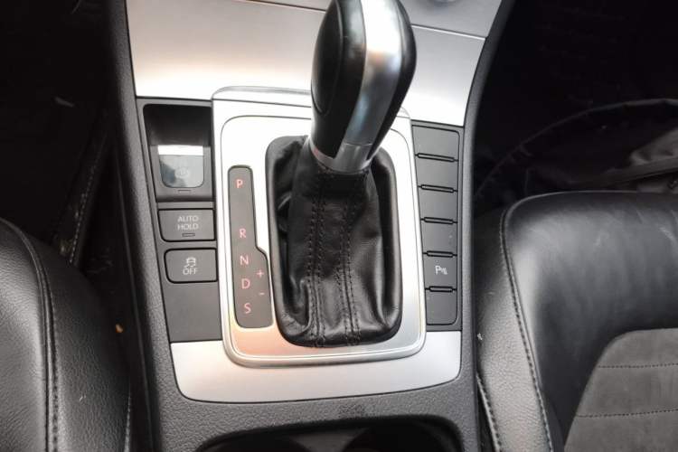Used Volkswagen Magotan 2015 1.8TSI Luxury Model Gear Lever