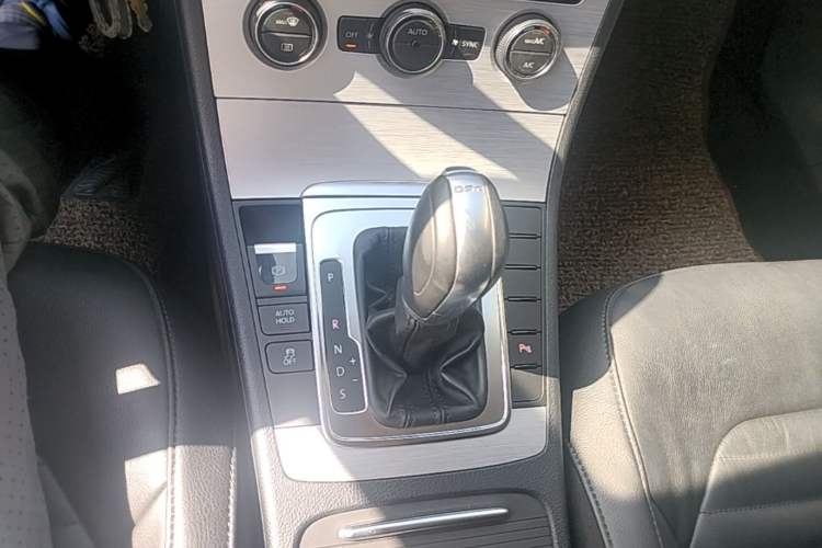 Used Volkswagen Magotan 2015 1.8TSI Advanced Model Gear Lever