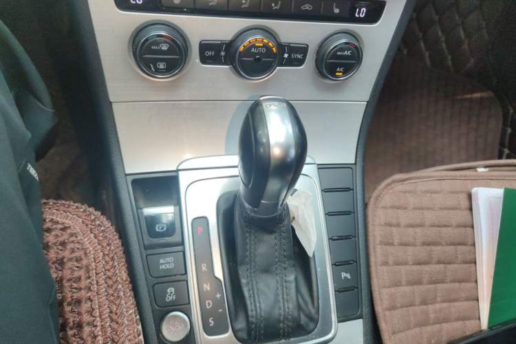 Used Volkswagen Magotan 2015 1.8TSI Luxury Model Gear Lever