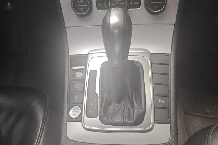 Used Volkswagen Magotan 2015 2.0 TSI Luxury Model Gear Lever