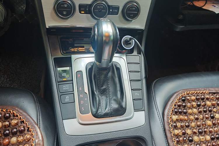 Used Volkswagen Magotan 2015 1.8TSI Luxury Model Gear Lever