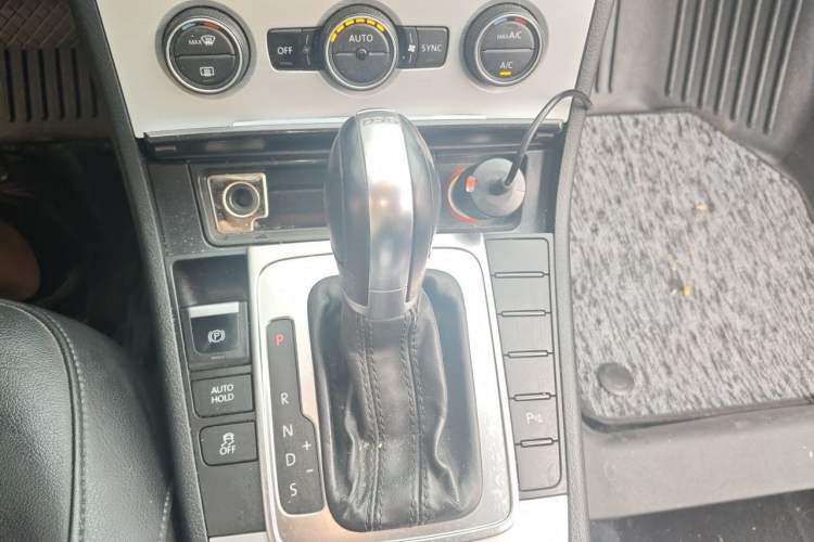 Used Volkswagen Magotan 2015 1.8TSI Advanced Model Gear Lever