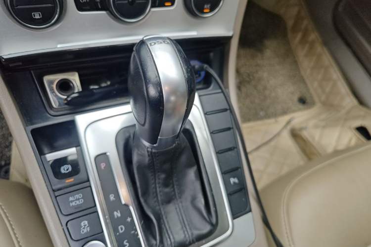 Used Volkswagen Magotan 2015 Facelift 1.8TSI Luxury Model Gear Lever