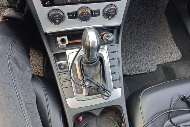 Used Volkswagen Magotan 2015 1.8TSI Advanced Model Gear Lever