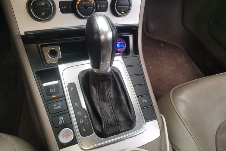 Used Volkswagen Magotan 2015 1.8TSI Luxury Model Gear Lever