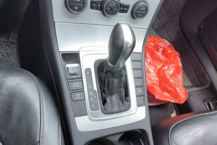 Used Volkswagen Magotan 2015 1.8TSI Advanced Model Gear Lever