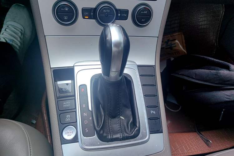 Used Volkswagen Magotan 2015 Facelift 1.8TSI Luxury Model Gear Lever