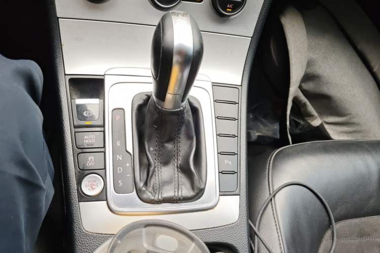 Used Volkswagen Magotan 2015 Revised Version 2.0 TSI Luxury Edition Gear Lever