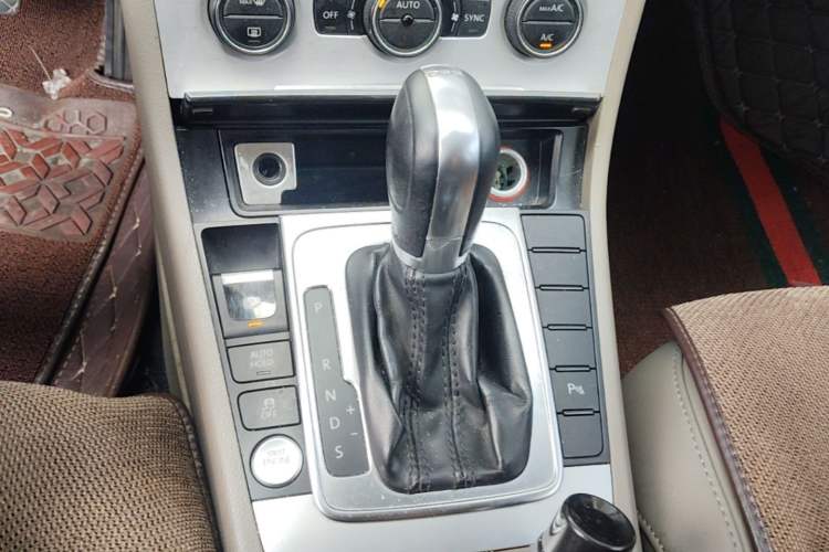 Used Volkswagen Magotan 2015 1.8TSI Luxury Model Gear Lever