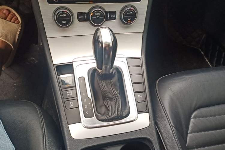 Used Volkswagen Magotan 2015 1.8TSI Advanced Model Gear Lever