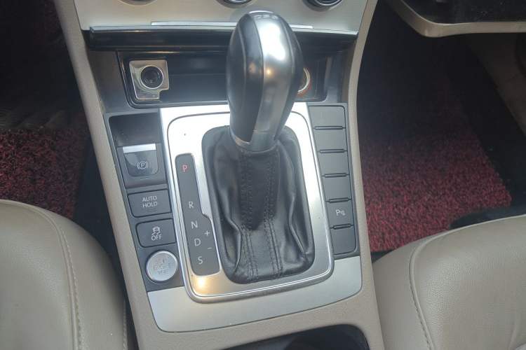 Used Volkswagen Magotan 2015 Facelift 1.8TSI Luxury Model Gear Lever