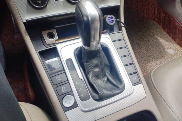 Used Volkswagen Magotan 2015 1.8TSI Prestige Model Gear Lever