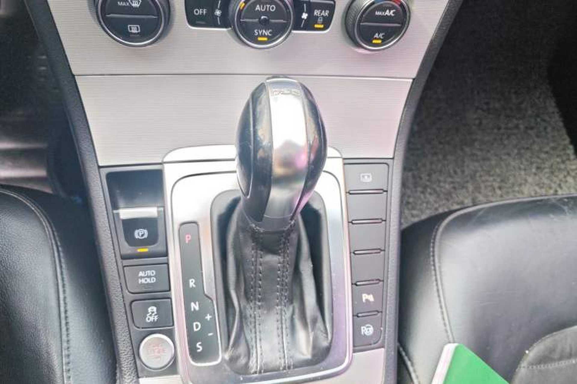 Used Volkswagen Magotan 2015 Revised Version 2.0 TSI Prestige Edition Gear Lever