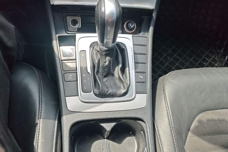 Used Volkswagen Magotan 2015 1.8TSI Luxury Model Gear Lever