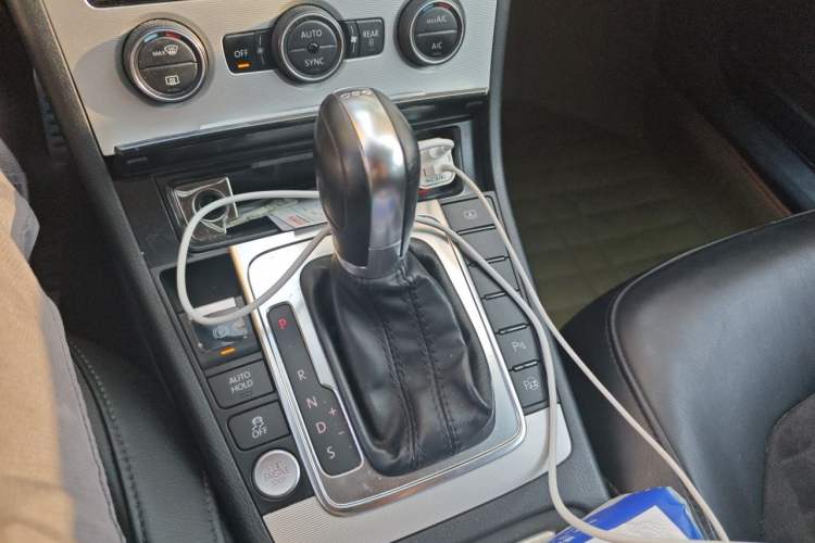 Used Volkswagen Magotan 2015 Revised Version 2.0 TSI Prestige Edition Gear Lever