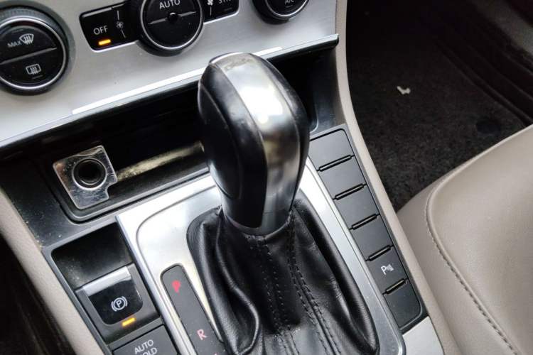 Used Volkswagen Magotan 2015 1.8TSI Luxury Model Gear Lever