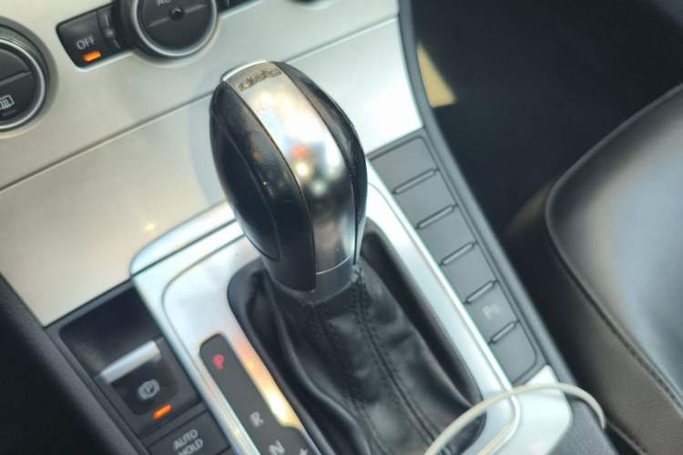 Used Volkswagen Magotan 2015 1.8TSI Luxury Model Gear Lever