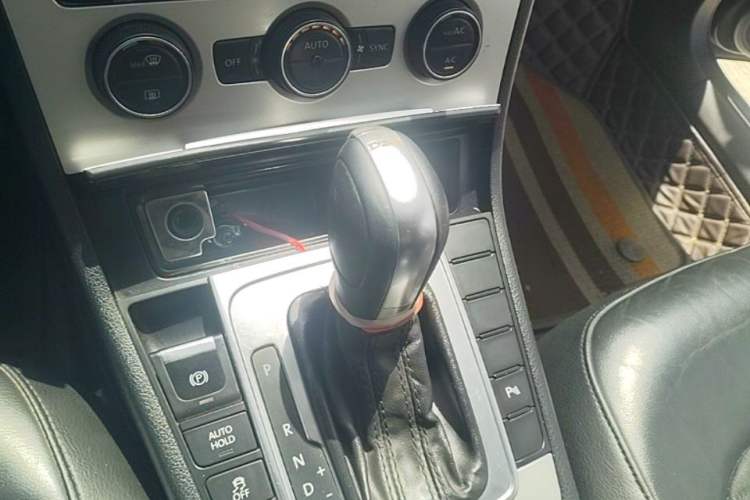 Used Volkswagen Magotan 2015 1.8TSI Luxury Model Gear Lever