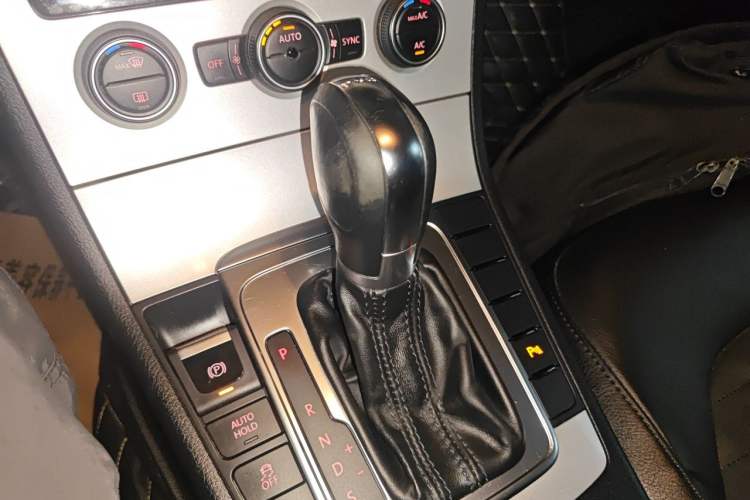 Used Volkswagen Magotan 2015 1.8TSI Luxury Model Gear Lever