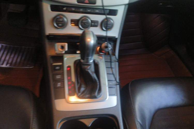 Used Volkswagen Magotan 2015 1.8TSI Luxury Model Gear Lever
