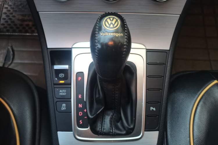 Used Volkswagen Magotan 2015 1.8TSI Advanced Model Gear Lever