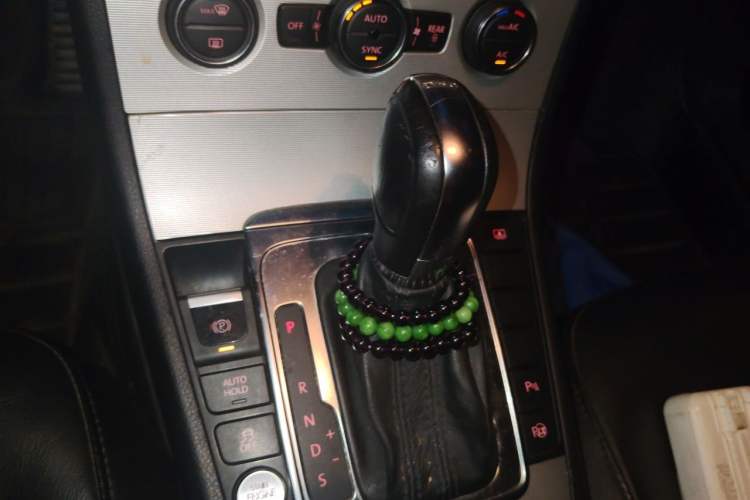Used Volkswagen Magotan 2015 1.8TSI Prestige Model Gear Lever