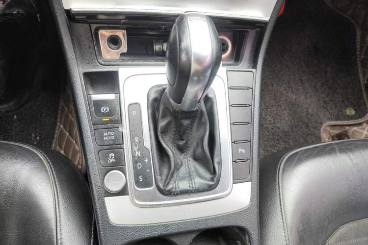 Used Volkswagen Magotan 2015 Facelift 1.8TSI Luxury Model Gear Lever