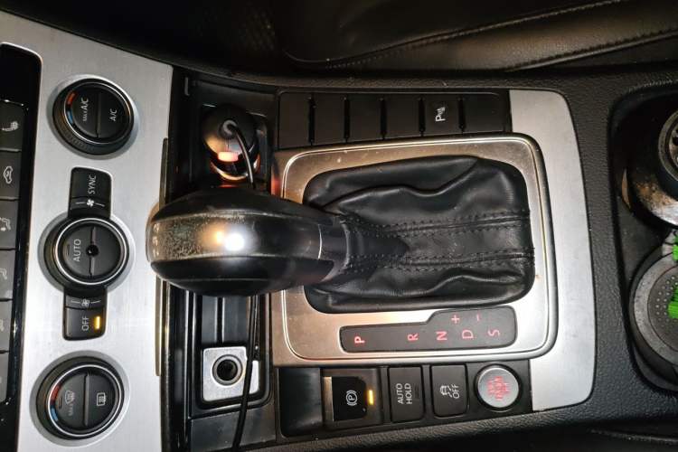 Used Volkswagen Magotan 2015 Facelift 1.8TSI Luxury Model Gear Lever