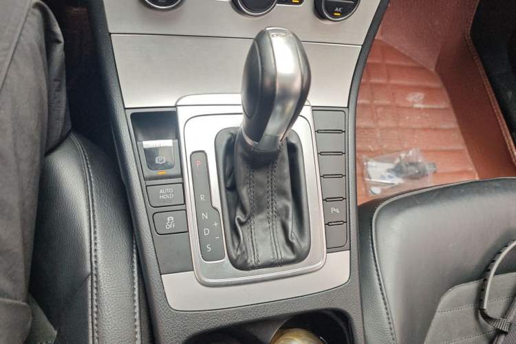 Used Volkswagen Magotan 2015 1.8TSI Luxury Model Gear Lever