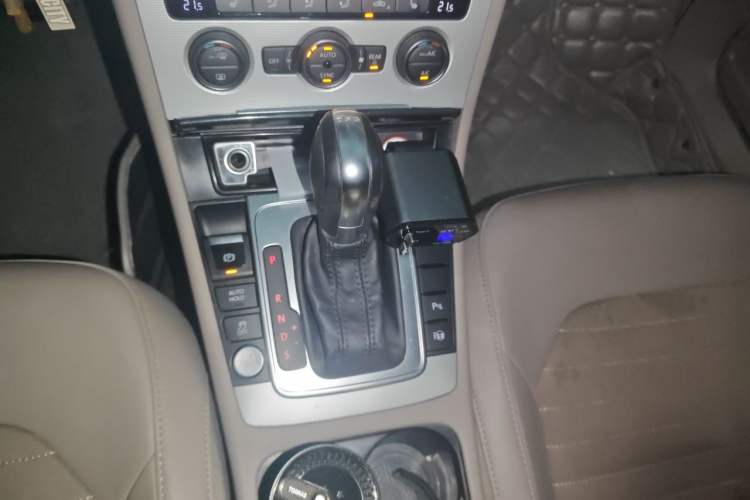 Used Volkswagen Magotan 2015 Revised Version 2.0 TSI Prestige Edition Gear Lever