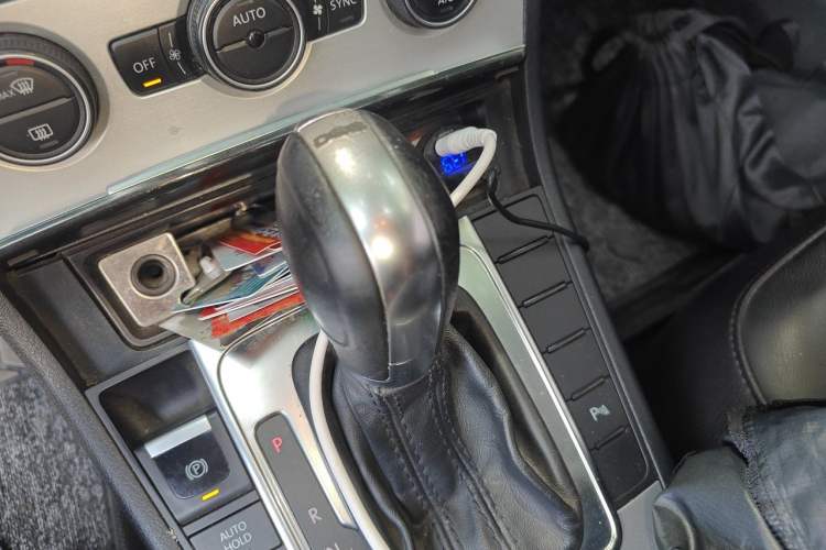 Used Volkswagen Magotan 2015 1.8TSI Luxury Model Gear Lever