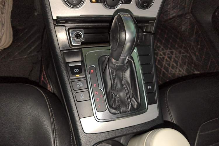 Used Volkswagen Magotan 2015 1.8TSI Advanced Model Gear Lever