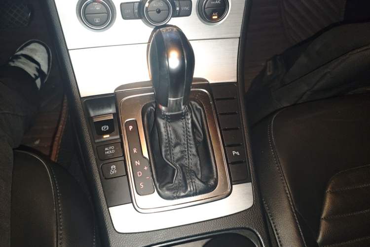 Used Volkswagen Magotan 2015 1.8TSI Advanced Model Gear Lever