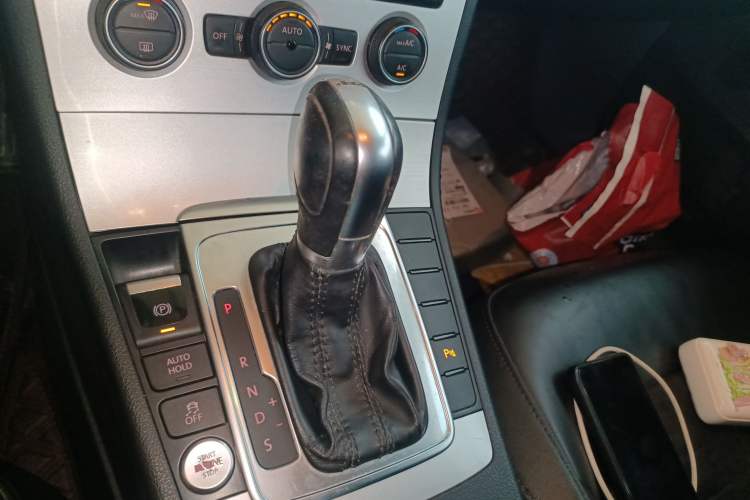 Used Volkswagen Magotan 2015 Facelift 1.8TSI Luxury Model Gear Lever