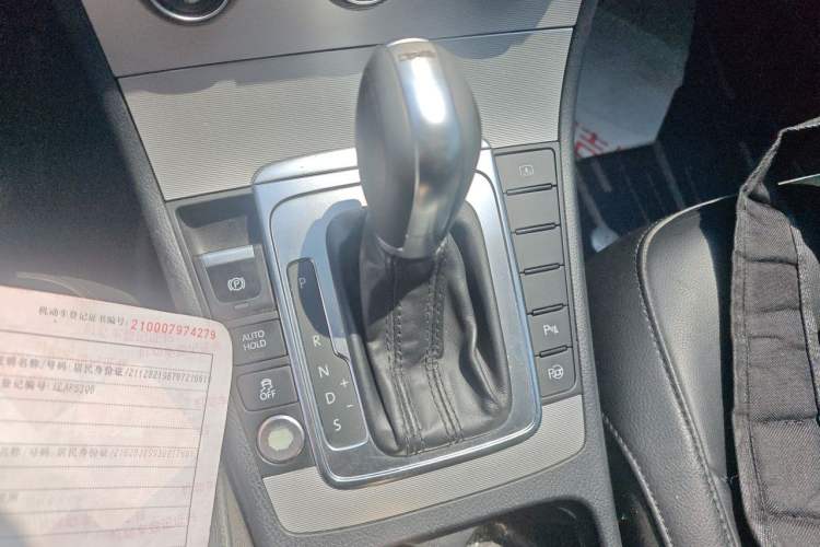 Used Volkswagen Magotan 2015 Revised Version 2.0 TSI Prestige Edition Gear Lever