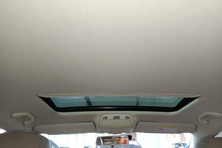 Used Volkswagen Magotan 2015 Facelift 1.8TSI Luxury Model Headliner