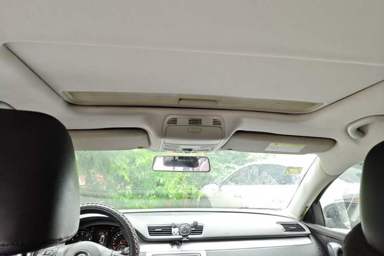 Used Volkswagen Magotan 2015 1.8TSI Advanced Model Headliner