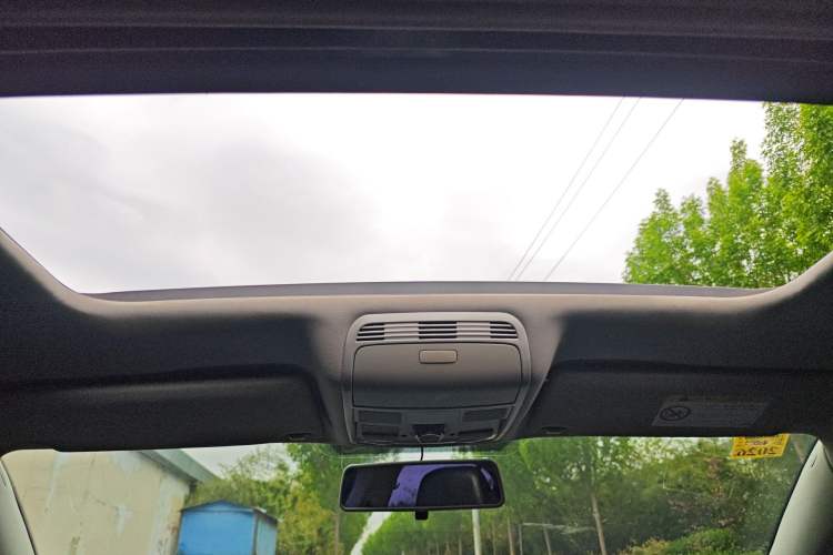 Used Volkswagen Magotan 2015 1.8TSI Advanced Model Headliner