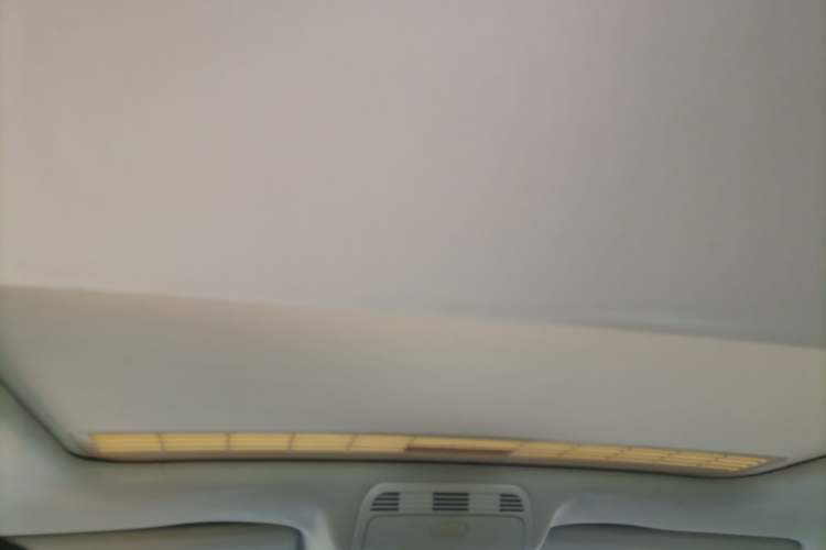 Used Volkswagen Magotan 2015 Revised Version 2.0 TSI Luxury Edition Headliner