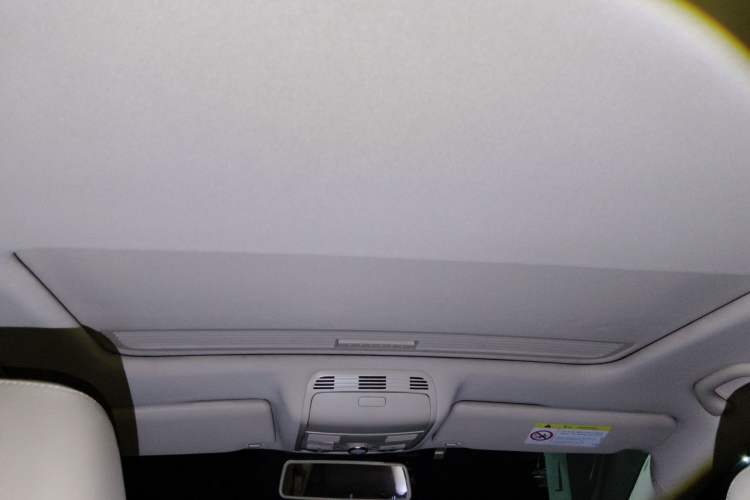 Used Volkswagen Magotan 2015 1.8TSI Advanced Model Headliner