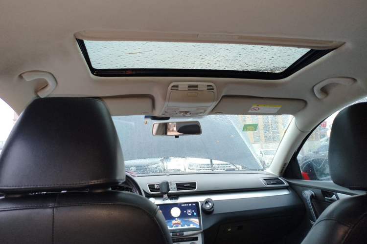 Used Volkswagen Magotan 2015 1.8TSI Advanced Model Headliner