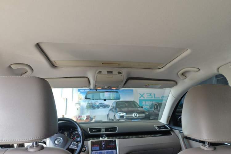 Used Volkswagen Magotan 2015 Facelift 1.8TSI Luxury Model Headliner