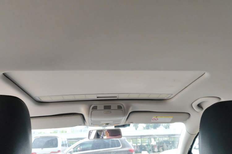 Used Volkswagen Magotan 2015 1.8TSI Advanced Model Headliner