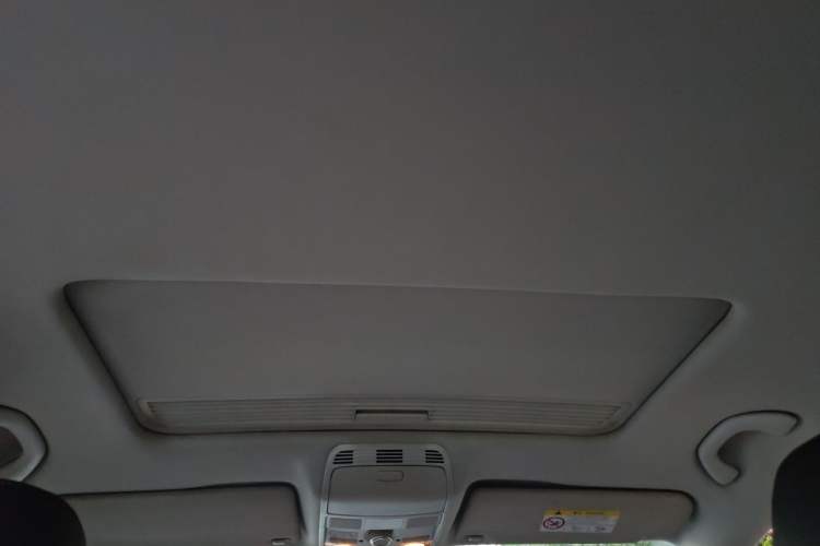 Used Volkswagen Magotan 2015 Facelift 1.8TSI Luxury Model Headliner