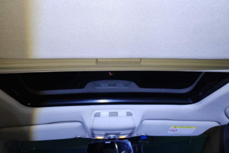 Used Volkswagen Magotan 2015 2.0 TSI Luxury Model Headliner