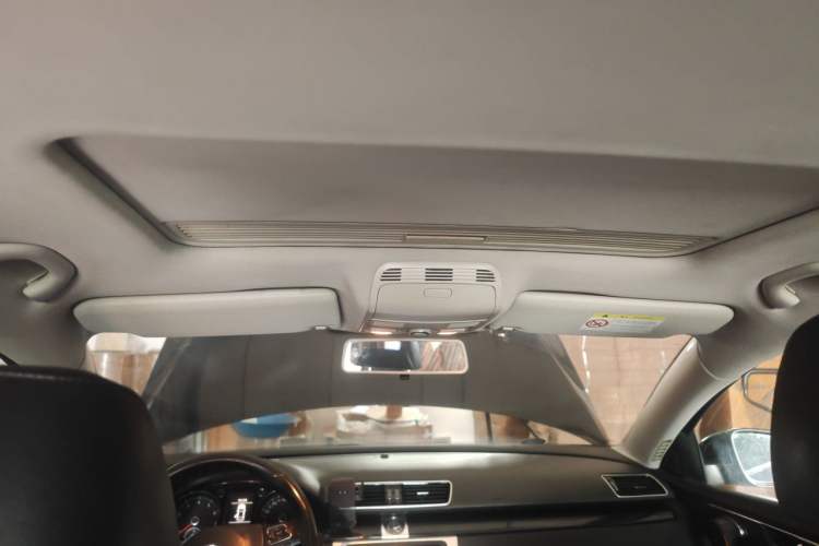 Used Volkswagen Magotan 2015 2.0 TSI Luxury Model Headliner