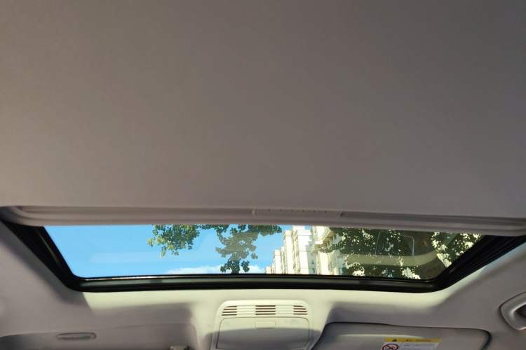 Used Volkswagen Magotan 2015 1.8TSI Luxury Model Headliner